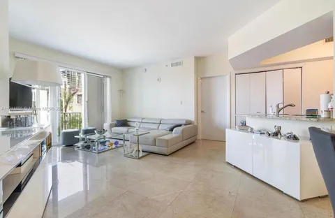 $545,000 | 19900 East Country Club Drive, Unit 816, Aventura, FL 33180