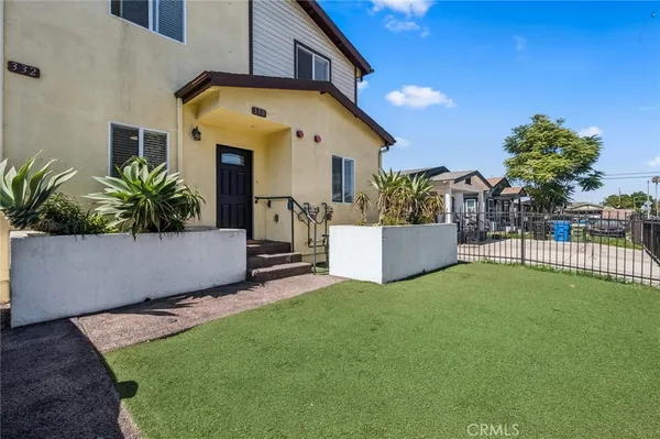 $3,800 | 330 East 101st Street, Los Angeles, CA 90003