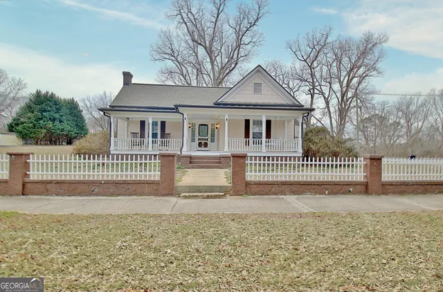 $387,500 | 144 Church Street, Moreland, GA 30259