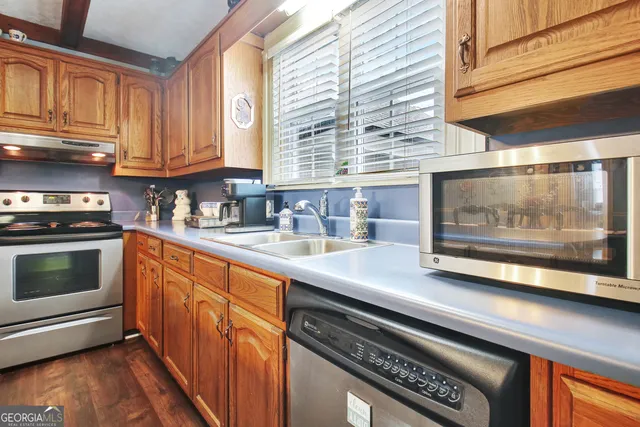 $387,500 | 144 Church Street, Moreland, GA 30259