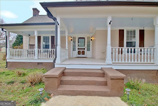 $387,500 | 144 Church Street, Moreland, GA 30259