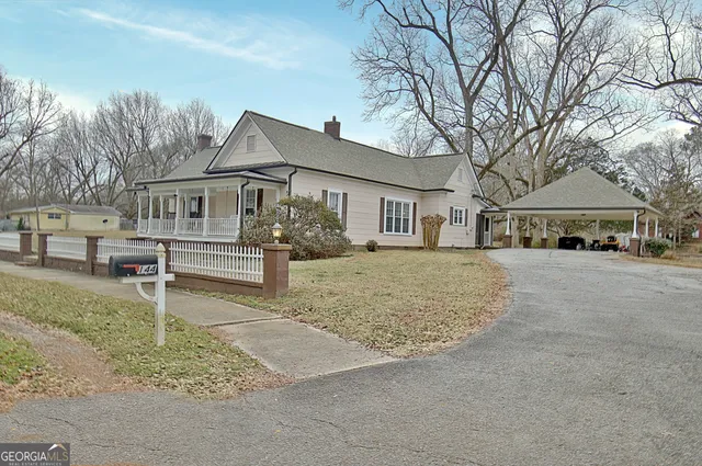 $387,500 | 144 Church Street, Moreland, GA 30259