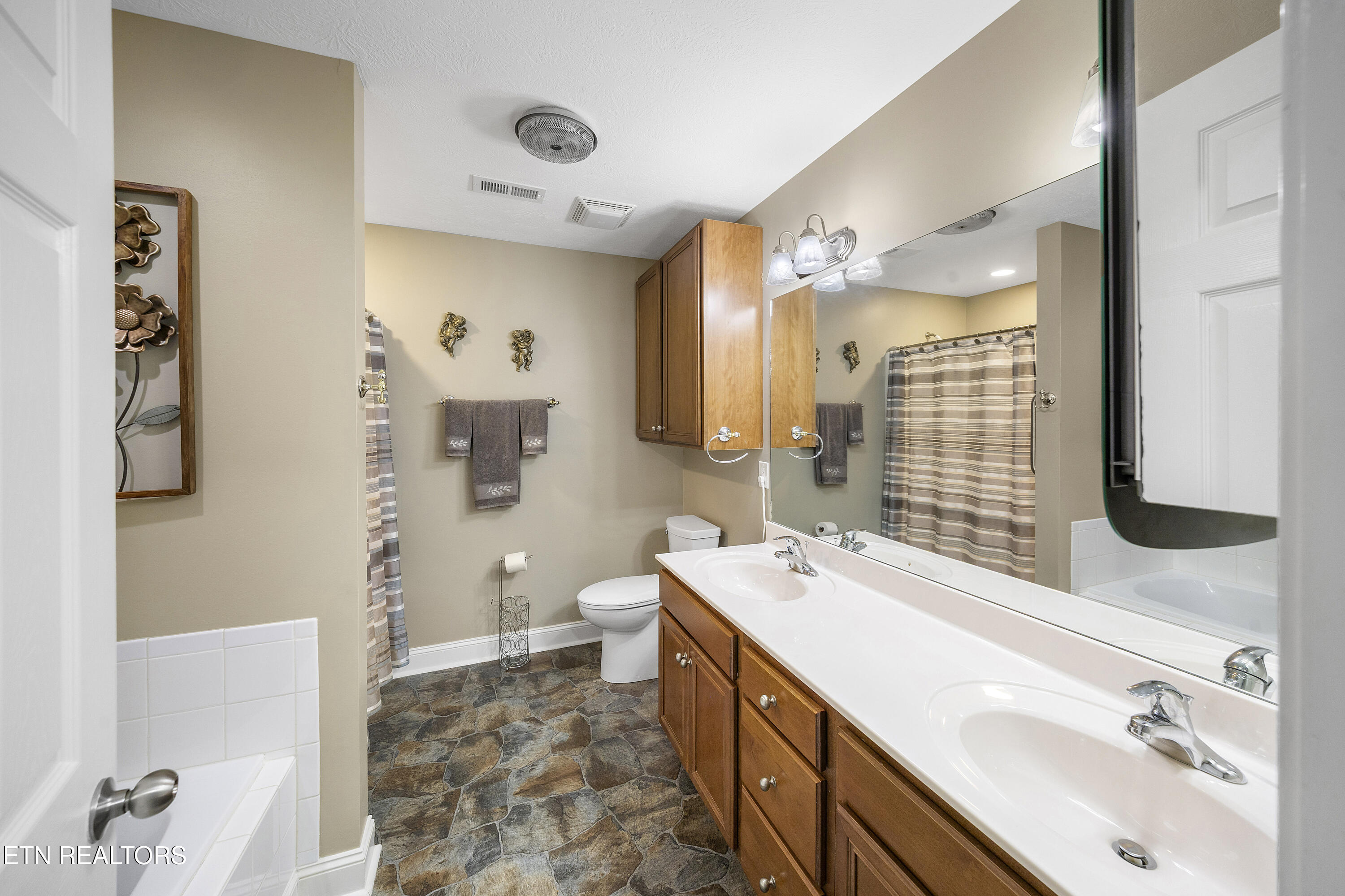 7731 Gilmore Lane Corryton, TN 37721 - Photo 12 of 33 L40A9551