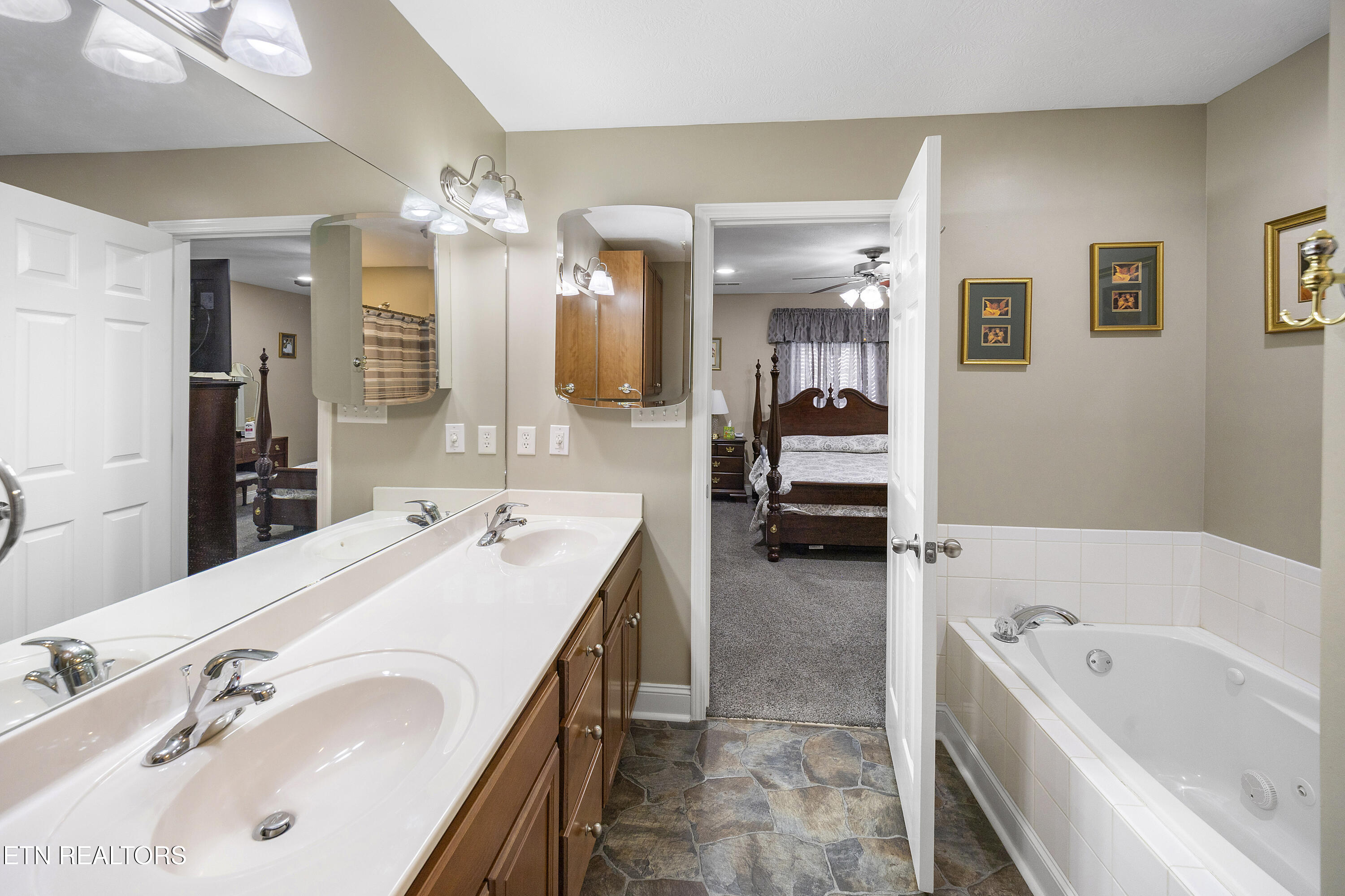 7731 Gilmore Lane Corryton, TN 37721 - Photo 17 of 33 L40A9554