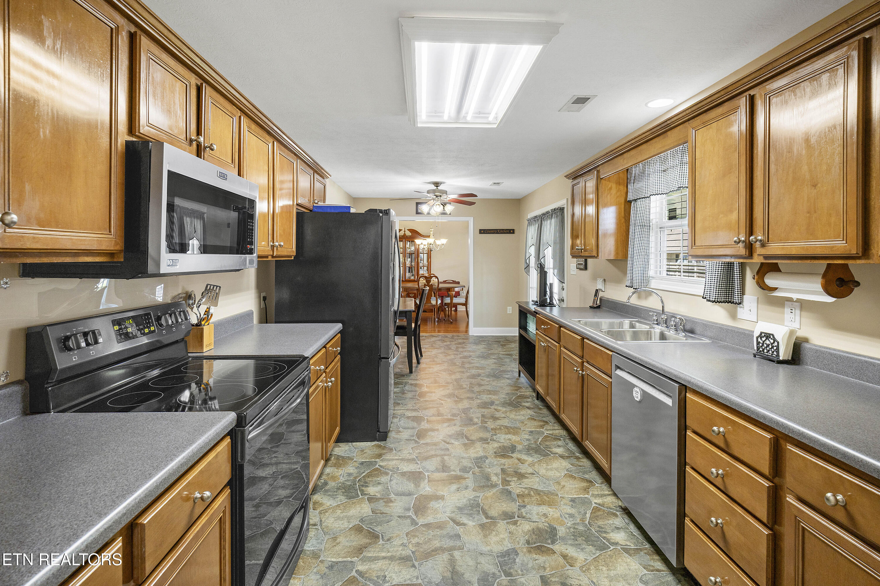7731 Gilmore Lane Corryton, TN 37721 - Photo 8 of 33 L40A9569