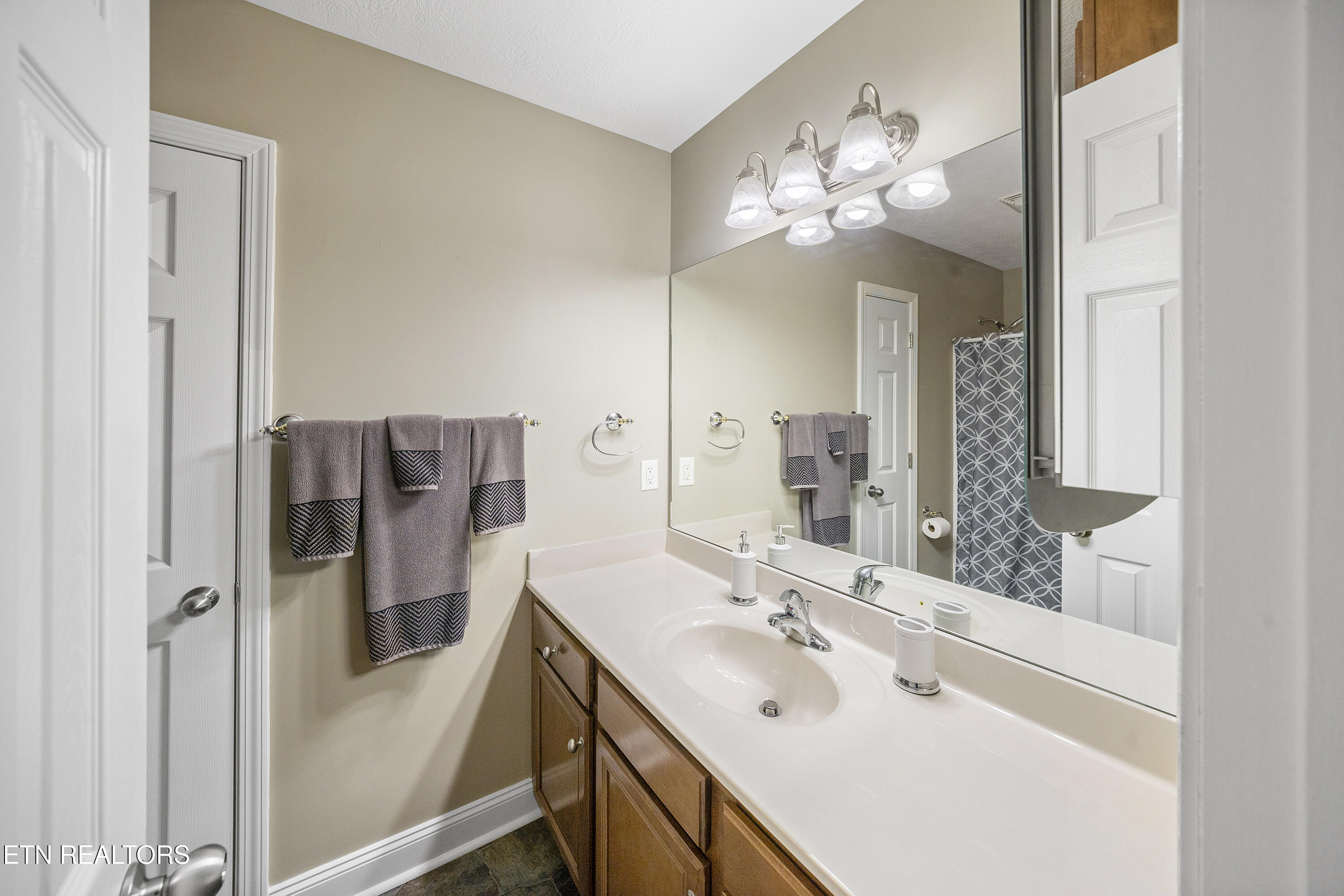 7731 Gilmore Lane Corryton, TN 37721 - Photo 10 of 33 L40A9527