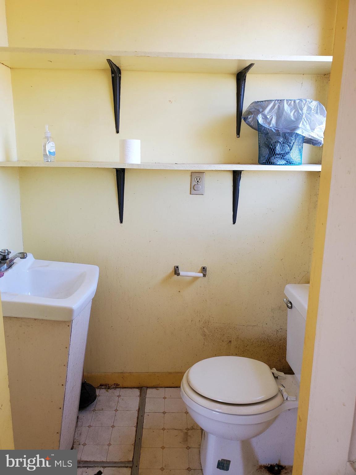 631 Miller Road Winchester, VA 22602 - Photo 29 of 43 half bath in addition