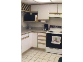 715 Southwest 75th Street, Unit 202 Gainesville, FL 32607 - Photo 4 of 8