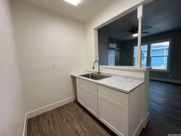 $900 | 107 Stanley Court, Unit 4, San Antonio, TX 78214