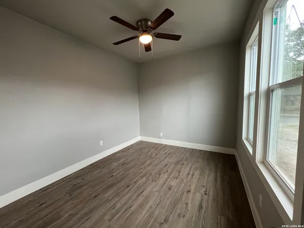 $900 | 107 Stanley Court, Unit 4, San Antonio, TX 78214