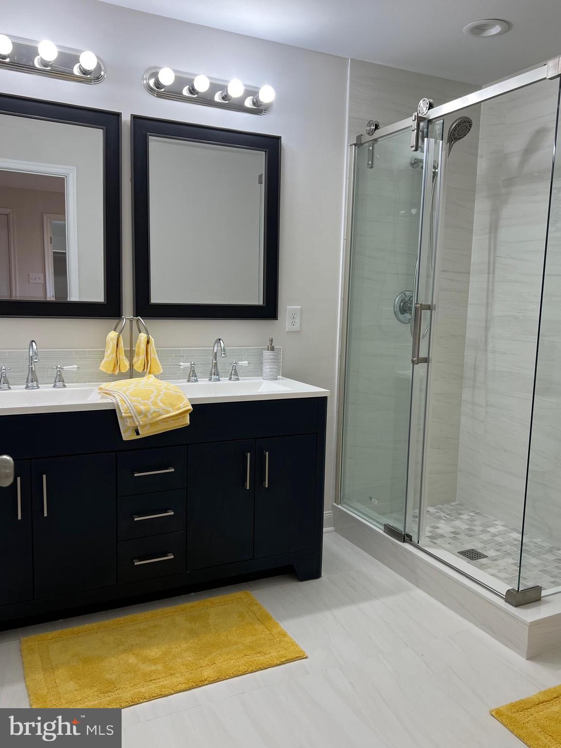 7604 Hoadly Road Manassas, VA 20112 - Photo 39 of 43 Owners bathroom