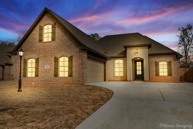$359,500 | 524 Dogwood S Lane, Haughton, LA 71037