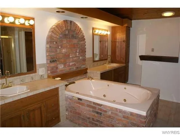 $379,900 | 7132 Taylor Road, Boston, NY 14075