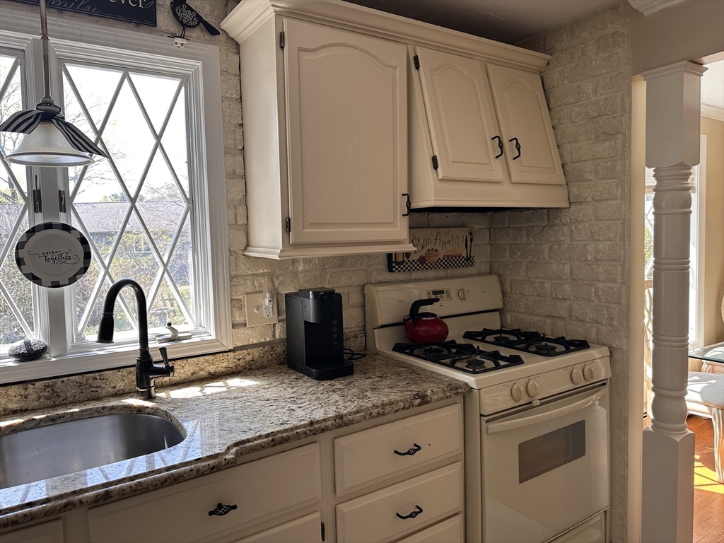 455 Farm Road Marlborough, MA 01752 - Photo 9 of 33 Gallery Image 9