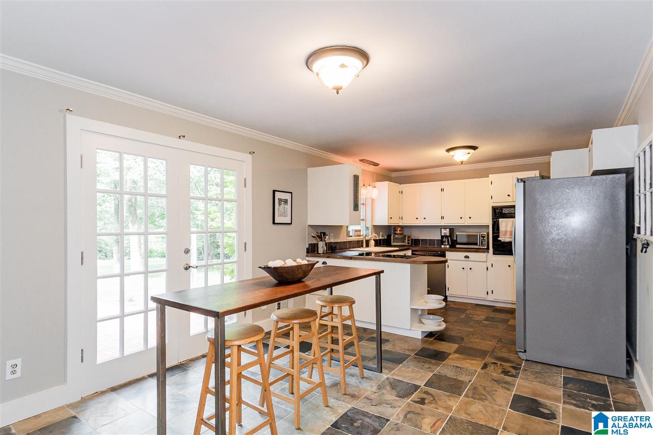 2440 Jannebo Road Birmingham, AL 35216 - Photo 8 of 48