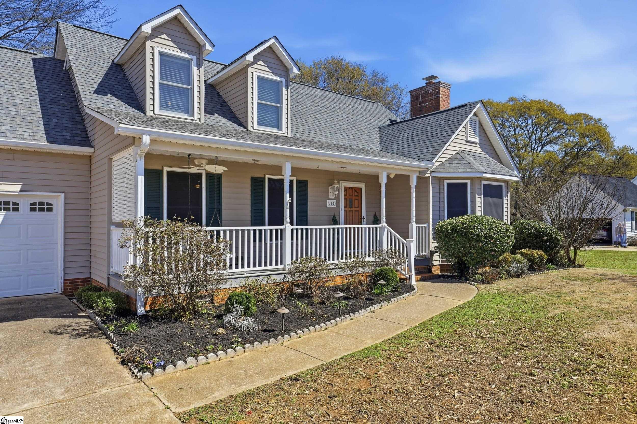 306 Pinnacle Court Easley, SC 29642 - Photo 2 of 39