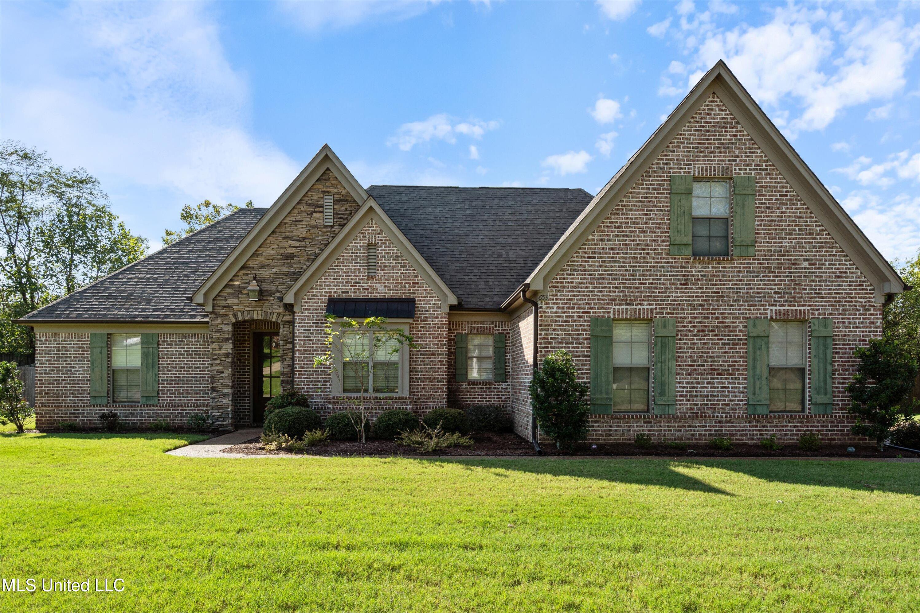 653 Ridge View Drive Hernando, MS 38632 - Photo 1 of 42 01-DSC4055