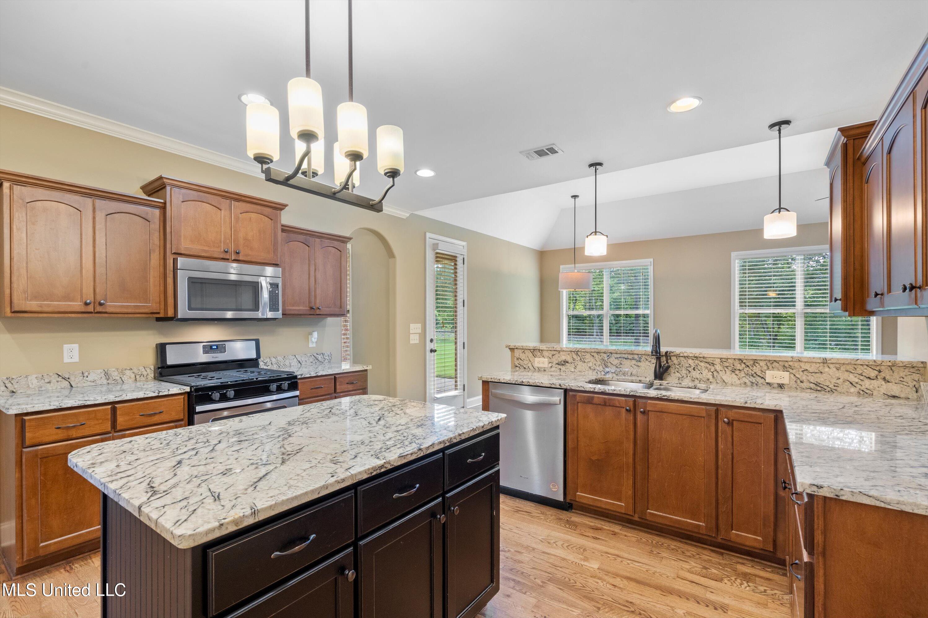 653 Ridge View Drive Hernando, MS 38632 - Photo 7 of 42 08-DSC3880