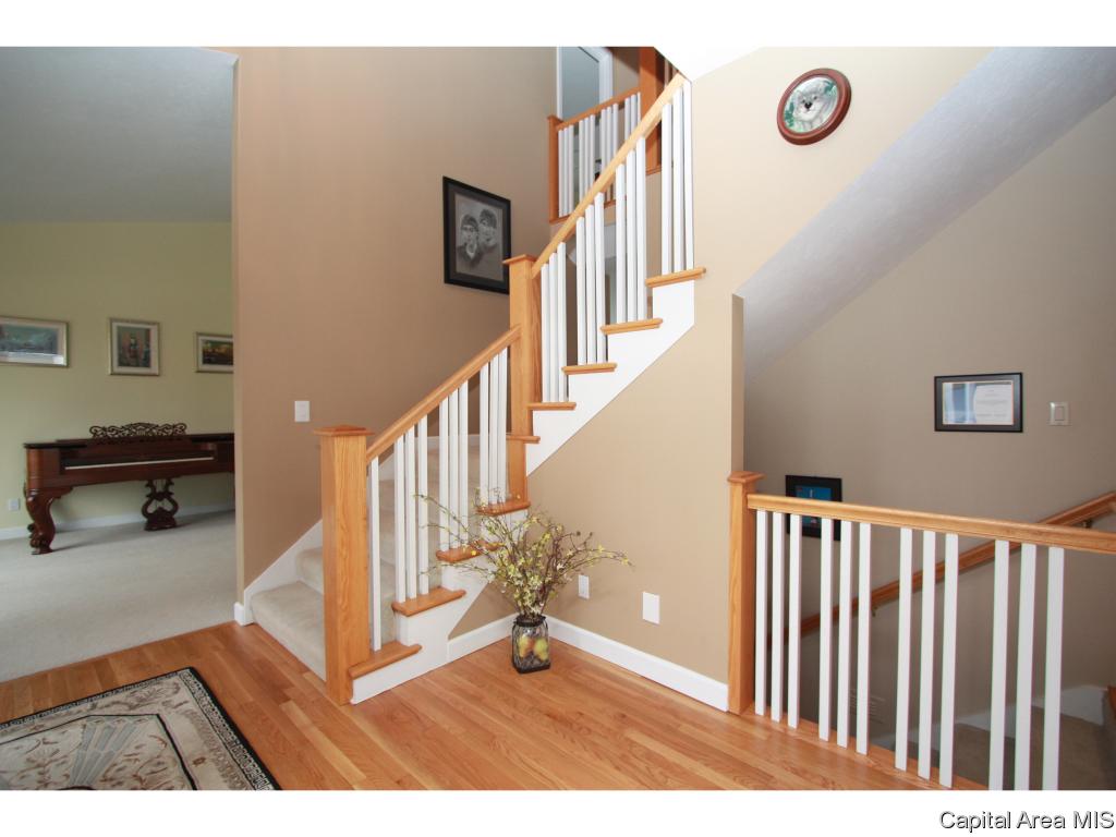 3404 Red Hawk Springfield, IL 62711 - Photo 3 of 32