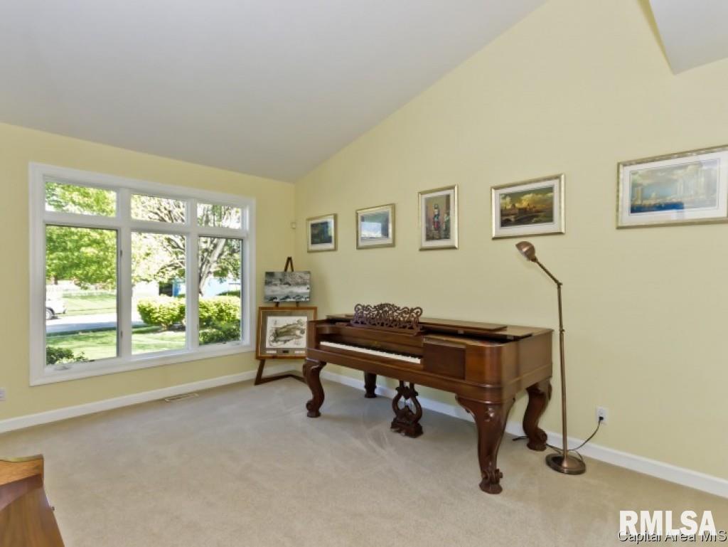 3404 Red Hawk Springfield, IL 62711 - Photo 7 of 32