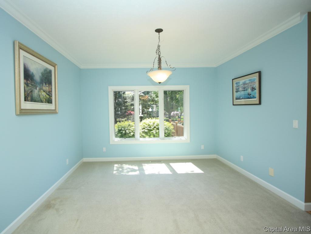 3404 Red Hawk Springfield, IL 62711 - Photo 8 of 32