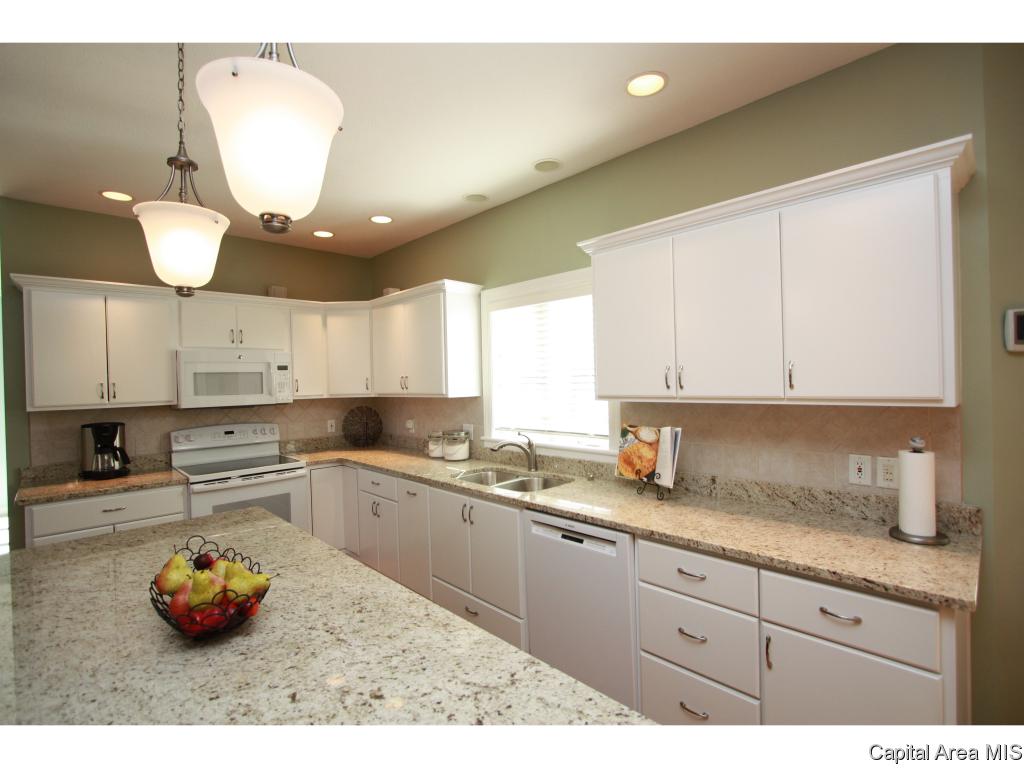 3404 Red Hawk Springfield, IL 62711 - Photo 10 of 32