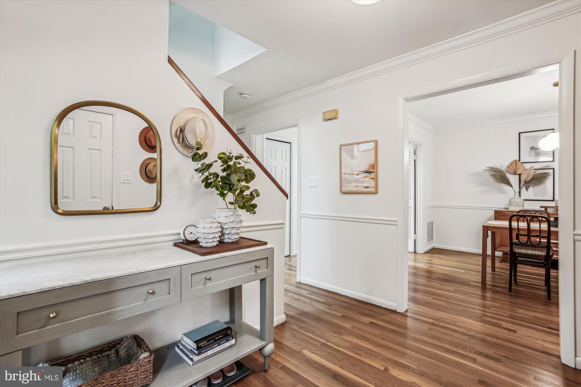2031 Swans Neck Way Reston, VA 20191 - Photo 6 of 67 Foyer