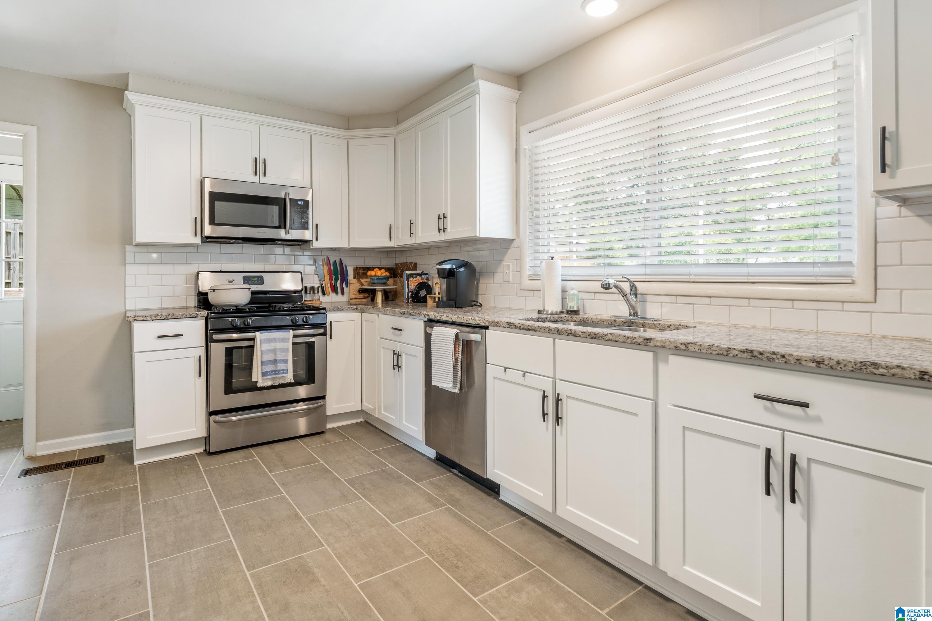 2505 Chatwood Road Birmingham, AL 35226 - Photo 9 of 36