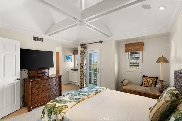 $7,950 | 2501 Bungalow Place, Unit 1, Corona del Mar, CA 92625