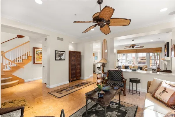 $7,950 | 2501 Bungalow Place, Unit 1, Corona del Mar, CA 92625