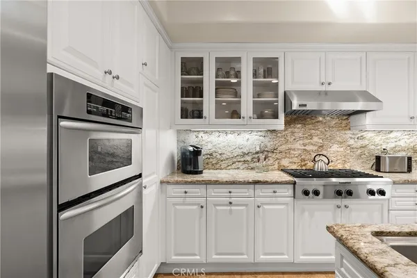 $7,950 | 2501 Bungalow Place, Unit 1, Corona del Mar, CA 92625