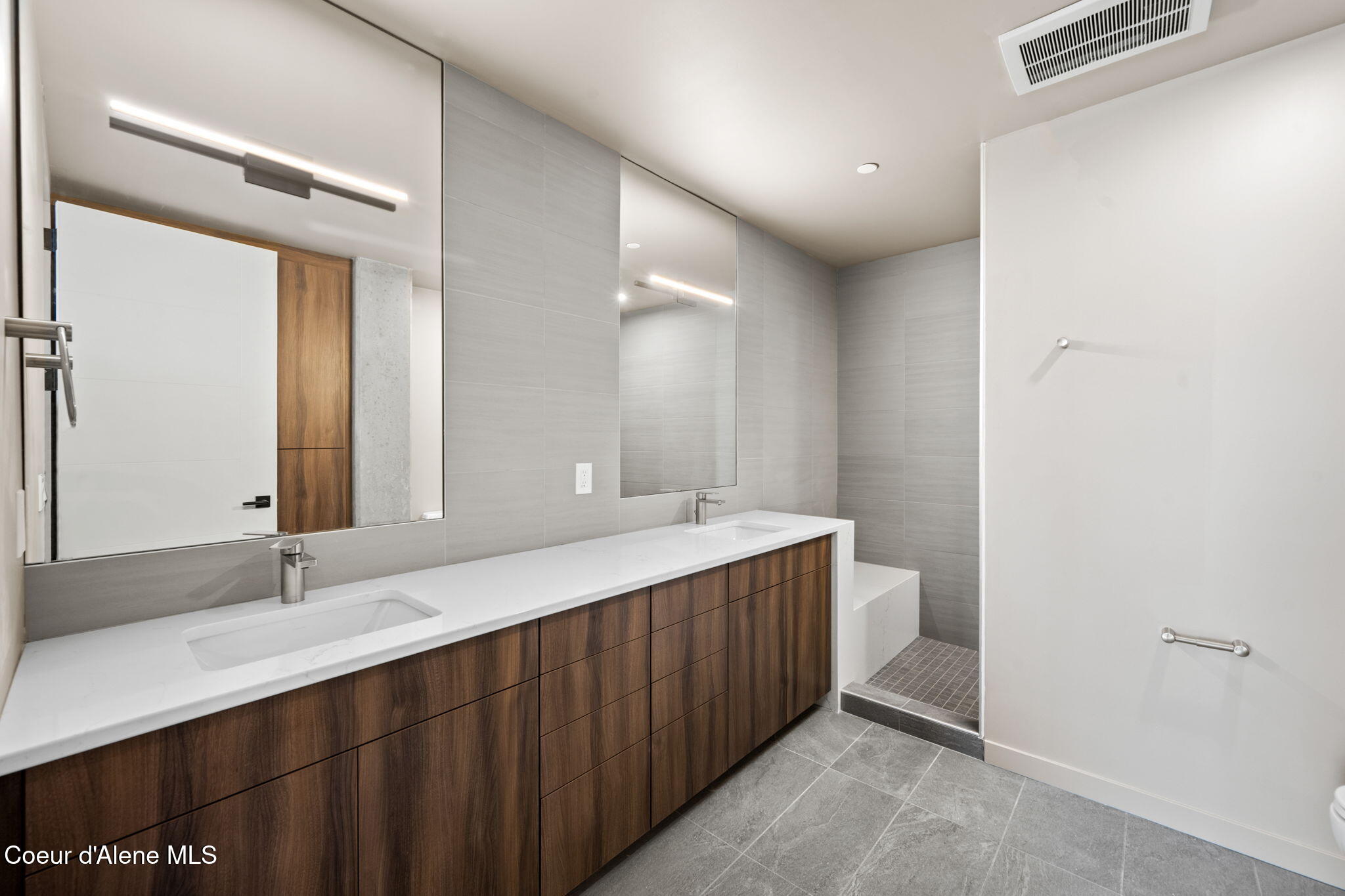 116 South 3rd Street, Unit 904 Coeur D'Alene, ID 83814 - Photo 17 of 57 13-web-or-mls-DSC_4322