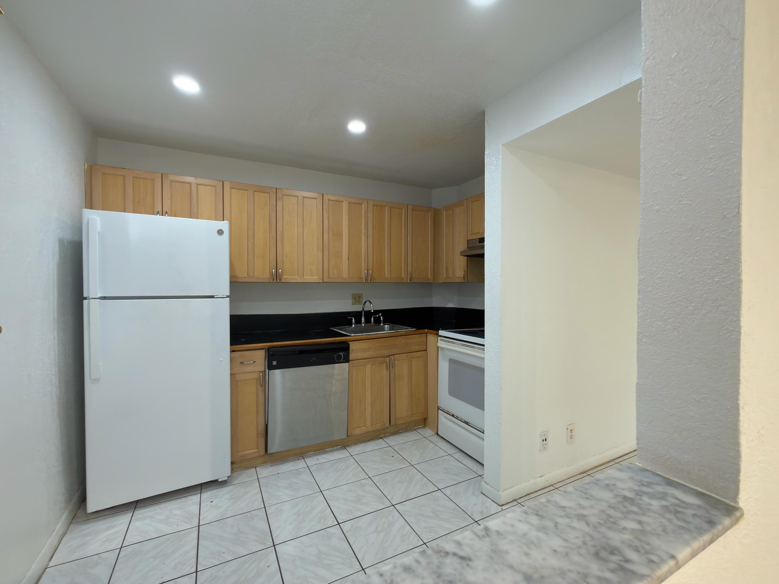 636 Northwest 13th Street, Unit 140 Boca Raton, FL 33486 - Photo 5 of 15 IMG_4478