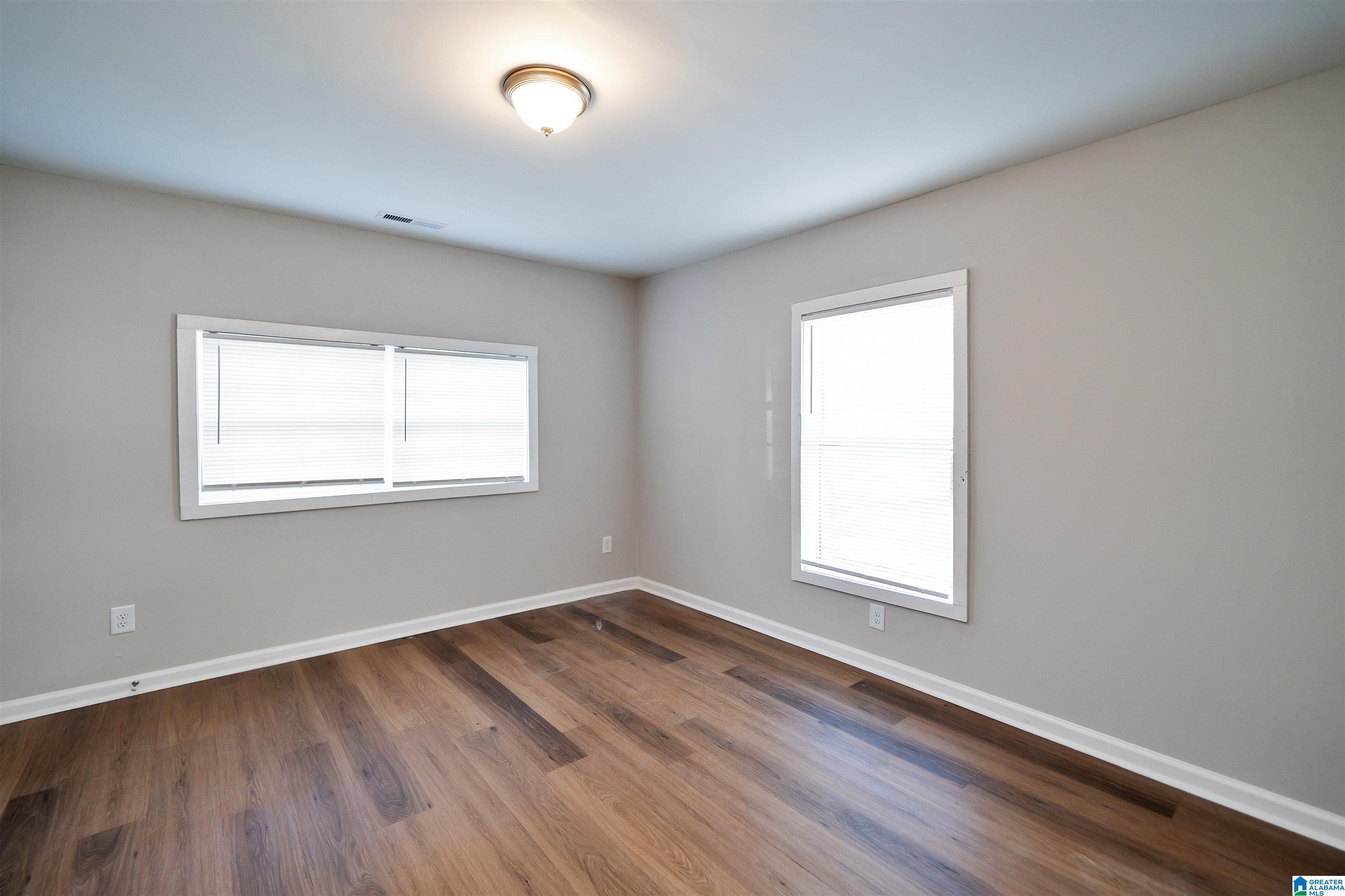 324 Simpson Street Southeast Hartselle, AL 35640 - Photo 10 of 15