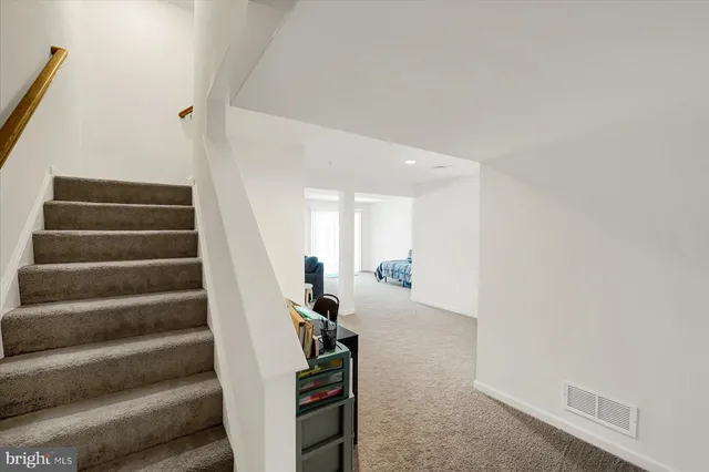 a view of entryway with workspace