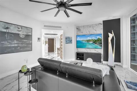 $1,295,000 | 333 Las Olas Way, Unit 1207, Fort Lauderdale, FL 33301