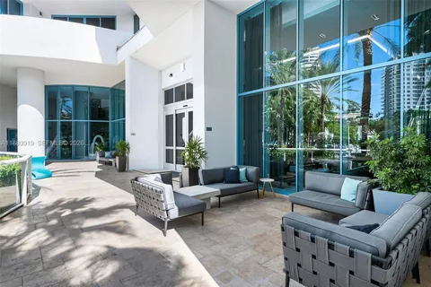 $1,295,000 | 333 Las Olas Way, Unit 1207, Fort Lauderdale, FL 33301