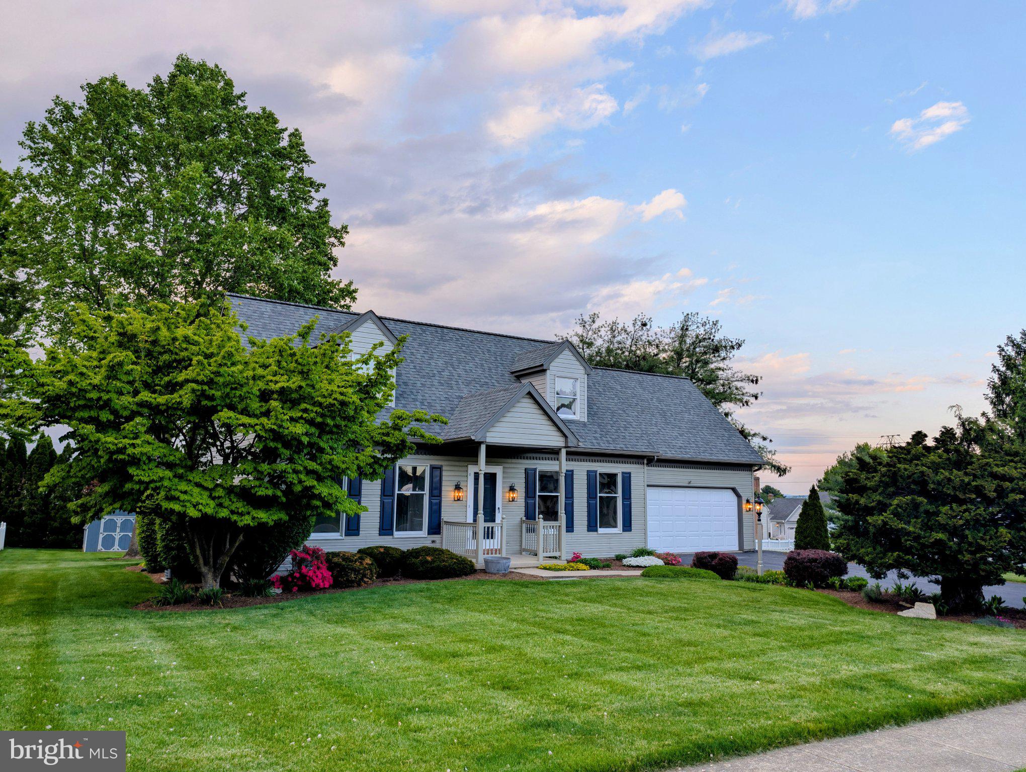 706 Rosemont Drive Lititz, PA 17543 - Photo 3 of 28