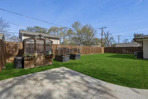 $739,000 | 7017 Town N Drive, Dallas, TX 75231