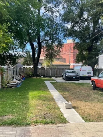 $330,000 | 6812 South St Lawrence Avenue, Chicago, IL 60637