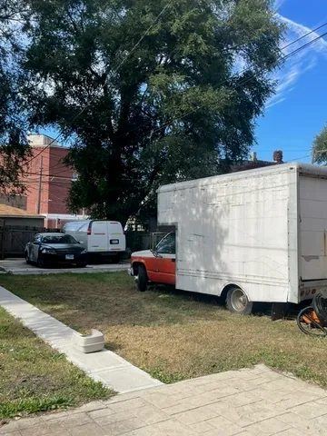 $330,000 | 6812 South St Lawrence Avenue, Chicago, IL 60637