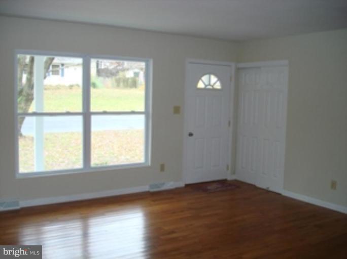 21993 Fox Ridge Road Lexington Park, MD 20653 - Photo 12 of 16 Living Room