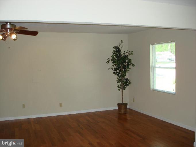 21993 Fox Ridge Road Lexington Park, MD 20653 - Photo 4 of 16 Family Room