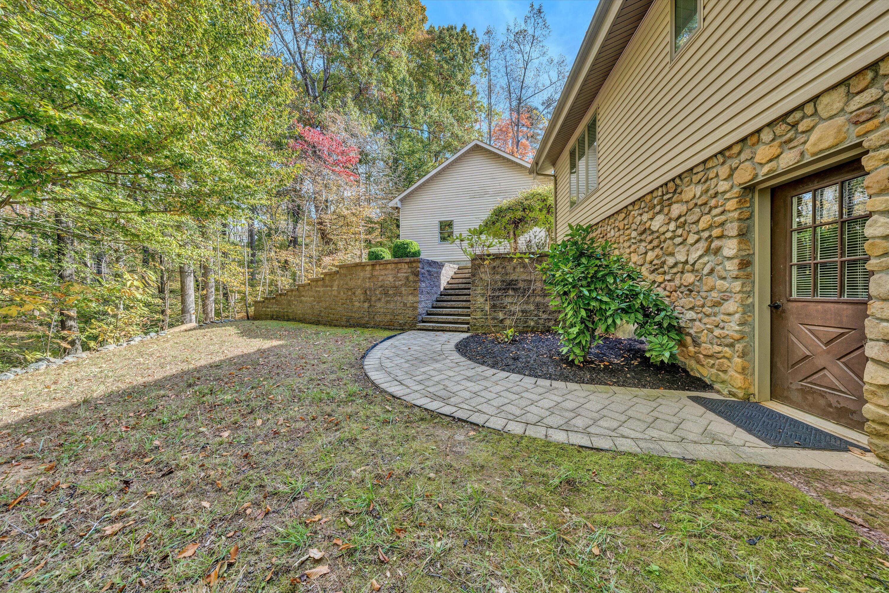 113 Ridgeway Court Moneta, VA 24121 - Photo 69 of 80 71-102620230165
