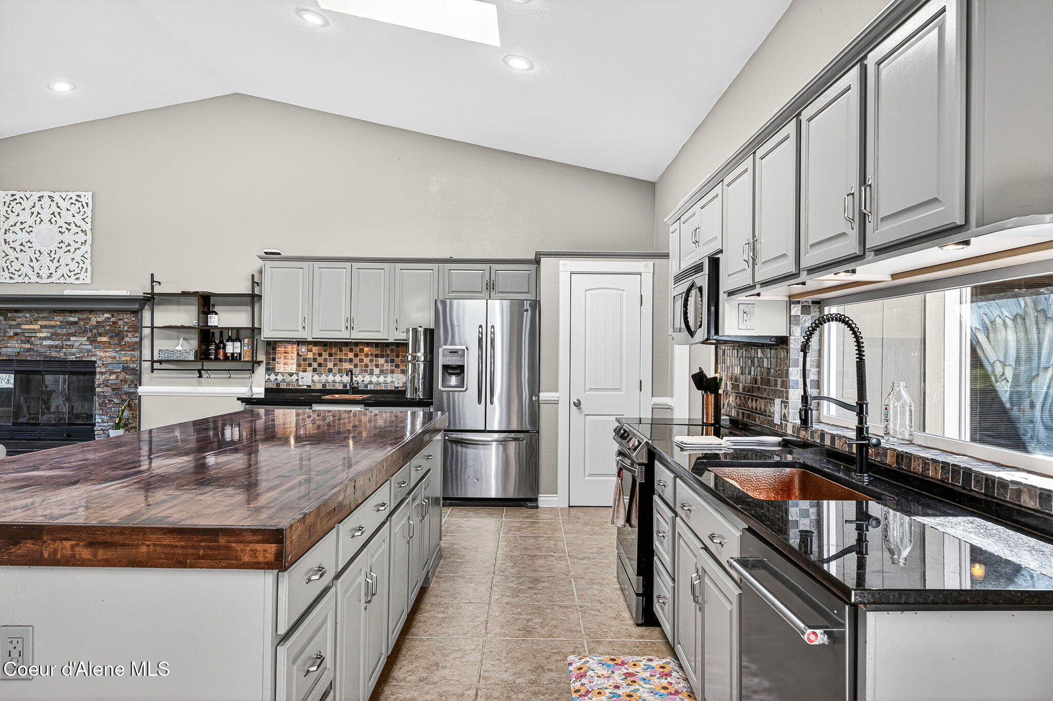 18341 West Highway 53 Rathdrum, ID 83858 - Photo 7 of 36 Kitchen