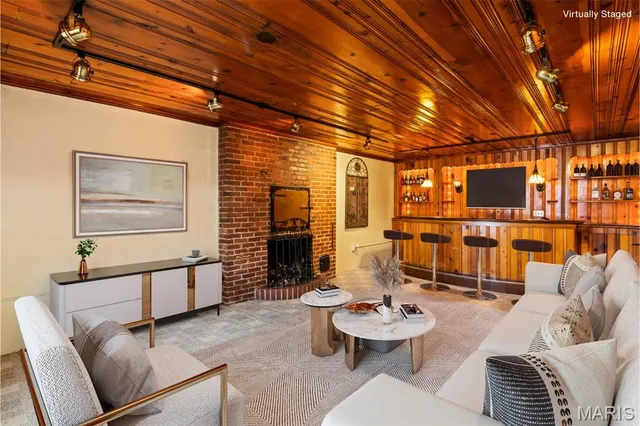 $364,000 | 919 East Monroe Street, Belleville, IL 62220