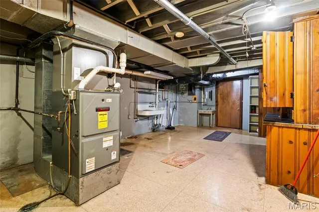 $364,000 | 919 East Monroe Street, Belleville, IL 62220