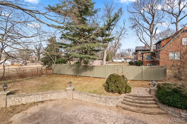 $364,000 | 919 East Monroe Street, Belleville, IL 62220