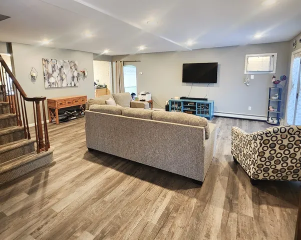 $934,888 | 83 Hardy Lane, Westbury, NY 11590