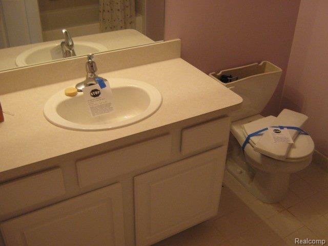 1986 Flagstone Circle, Unit 118 Rochester, MI 48307 - Photo 10 of 11 bath2